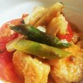 Naaako♪'s cooksnap of when they made トマトとアスパラの鶏肉炒め.