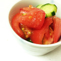 ゆりまる2011's cooksnap of when they made きゅうりとトマトの塩麹和え.