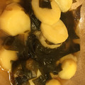 クック5EUCM7☆'s cooksnap of when they made 新じゃがとワカメの煮もの.