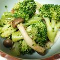 サクまる's cooksnap of when they made ブロッコリーとしめじのおかか和え.
