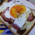アピナス's cooksnap of when they made ボリュームＵＰ！目玉焼きトースト★②.