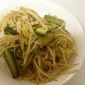 ☆おっとっと☆'s cooksnap of when they made きゅうりともやしの玉子炒め.
