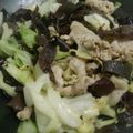 料理作造's cooksnap of when they made コリコリ！生きくらげとキャベツの炒め物.