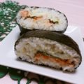 赤い電話's cooksnap of when they made 鮭と大葉とチーズのおにぎらず.