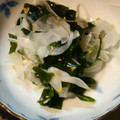 あかぷり's cooksnap of when they made 新たまねぎとわかめの酢の物.