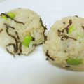 りんご華☆1219's cooksnap of when they made 塩昆布と枝豆のおむすび.