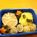 KyouryuMam's cooksnap of when they made 仮面ライダーウィザードとビーストキャラ弁.