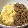 クックPCKCO5☆'s cooksnap of when they made 超～簡単♡2色丼(鶏そぼろ&卵).