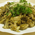 sakuni's cooksnap of when they made 舞茸マジック！柔らか豚肉のオイスター炒め.
