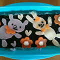なりモモ's cooksnap of when they made 簡単キャラ弁☆ウサギとクマのノリ弁☆.