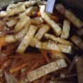 さっちゃん☆11's cooksnap of when they made 大根 ・にんじん・あげのみそ汁.