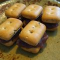 クックEBHETC☆'s cooksnap of when they made ●非常時も美味しく♪あんこサンド乾パン●.