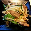 akomanman's cooksnap of when they made 砂肝のもやしニラ炒め.