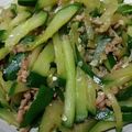 りえぞぉ★510's cooksnap of when they made きゅうりと挽き肉のチンジャオロース風炒め.