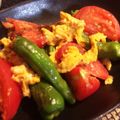 よょぅこ's cooksnap of when they made ガーリック風味のトマト獅子唐スパム卵炒め.
