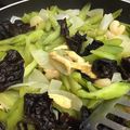 地図。's cooksnap of when they made きゅうりとベーコン炒め(中華あじ).