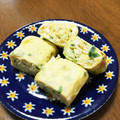 YUKIKI☆'s cooksnap of when they made 離乳食後期〜　じゃことねぎの卵焼き.