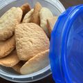ゆっきぃちえこ's cooksnap of when they made やめられない。とまらない。ごまクッキー.