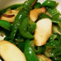 ぱるちけ's cooksnap of when they made 簡単ピーマンとエリンギのバター醤油炒め.