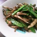 ちぃさんぷ's cooksnap of when they made パパッと１品♪きのこときぬさや炒め.