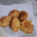 ともねえね's cooksnap of when they made 材料3つ！簡単サーターアンダギー.