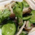 リラシャン's cooksnap of when they made 超簡単☆ぶなしめじときゅうりの塩麹和え.