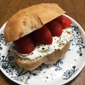 YUKIKI☆'s cooksnap of when they made クリームチーズとトマトのブランチサンド.