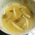 もぐ・ω・くま's cooksnap of when they made しめじと玉ねぎのみそ汁.