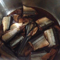 おじゃこむまろん's cooksnap of when they made 梅ジャムの種で秋刀魚の煮付け.