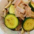 もけけのけてけて's cooksnap of when they made 簡単ズッキーニしめじベーコン♡.