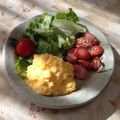 maki_08's cooksnap of when they made お弁当や朝食に❗ウインナーのゴマ炒め.