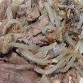 hyperaika's cooksnap of when they made 節約！もやしと豚こま肉の黒こしょう炒め.