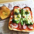 マイポ☆'s cooksnap of when they made 忙しい朝のお助け！トースターdeピザパン.