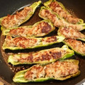 jun825ca's cooksnap of when they made 簡単★万願寺とうがらしの肉詰め.
