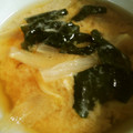 TYSK's cooksnap of when they made 油揚げと白菜とワカメの味噌汁.