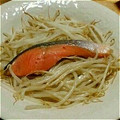 kikulinn's cooksnap of when they made もやし鮭のレンジ蒸し.