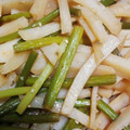 しっさ's cooksnap of when they made じゃがいもとにんにくの芽の炒め物.