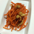 クック91DJPO☆'s cooksnap of when they made 味付け簡単♪鶏皮でコクうま人参炒め！.