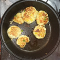 Pochi5109's cooksnap of when they made ふわふわ♪豆腐とはんぺんのマヨチーズ焼き.