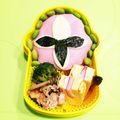 fukusachis's cooksnap of when they made ニンニンジャー☆モモニンジャーキャラ弁.