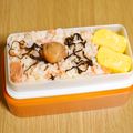 つちかな's cooksnap of when they made 鮭フレークと塩昆布の簡単おにぎり♪.