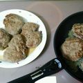tomoko1122's cooksnap of when they made 我が家の牛挽肉100%のパテ&ハンバーグ.