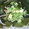 ｓｉｏ's cooksnap of when they made 簡単 もやしとワカメのスープ.