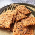 フラットホワイト's cooksnap of when they made レンジで＊ごまごまご飯せんべい.