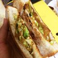 runny13's cooksnap of when they made 食パンdeホットサンド風チーズカレーパン.