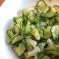 HRK_IWSK's cooksnap of when they made 胡瓜とホタテ貝柱缶で酢の物☆.
