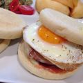miwayon's cooksnap of when they made ハムチーズ月見マフィン☆.