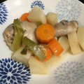 Yooboo's cooksnap of when they made ほろほろ 骨付き鶏肉と大根、人参のお酢煮.
