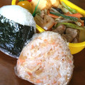 mmiRmyu's cooksnap of when they made おいなりあげと鮭フレークの混ぜご飯♬.