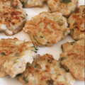 ともまま711's cooksnap of when they made れんこんの大葉風味とりのつくねバーグ.